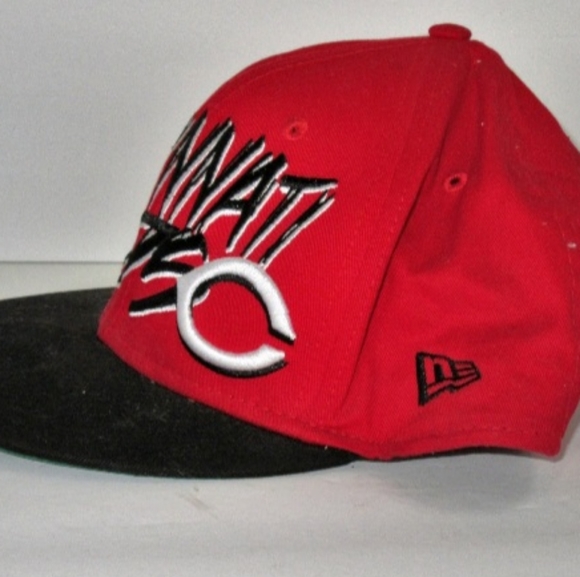 Cincinnati Reds Hat - Picture 2 of 2